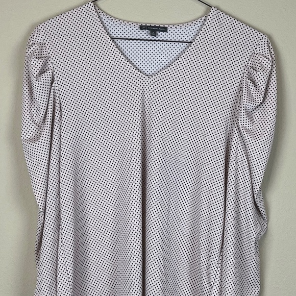 Adrianna Papell V-Neck Polka Dot Blush/Black Pleated Stretchy Blouse; Size M - Picture 1 of 7